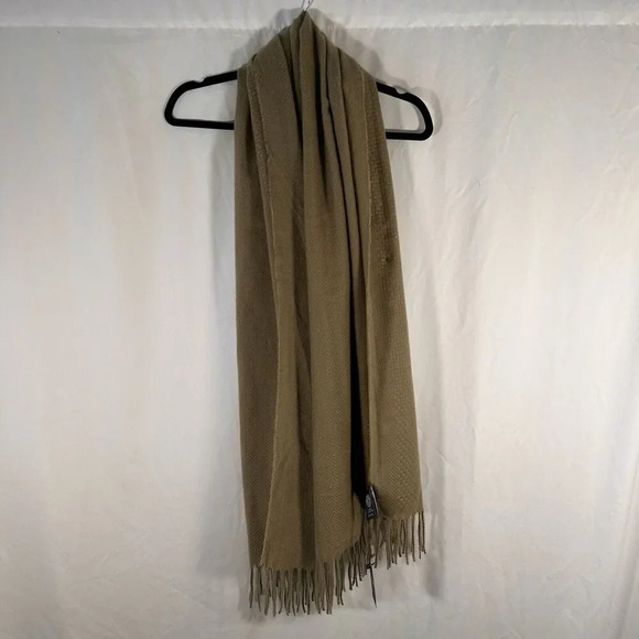 New Vince Camuto Scarf Women's OS Green 32" Wide Lighweight 72" Length - Picture 1 of 7